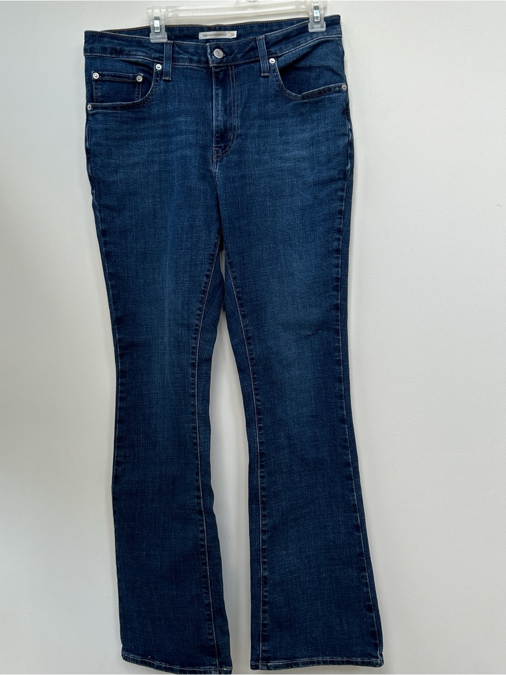 Levi’s women’s jeans denim 725 high rise bootcut size 32